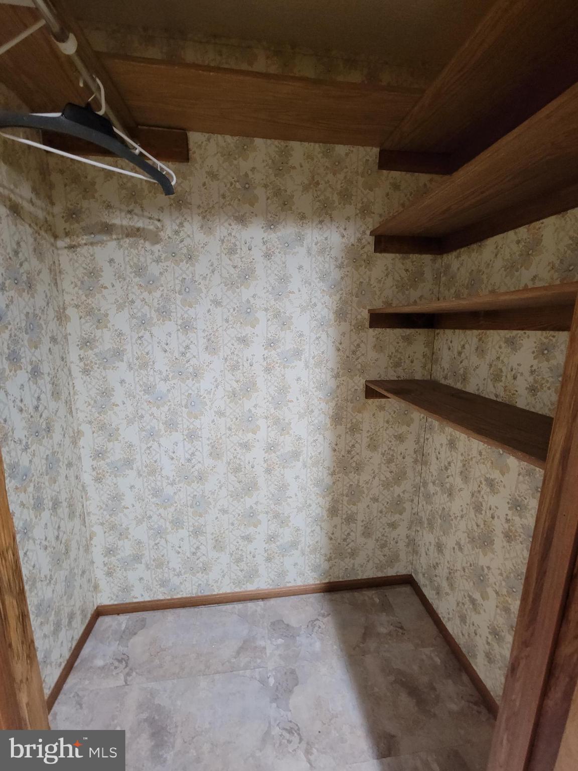 33 Skyline Drive Sicklerville, NJ 08081 - Photo 23 of 40 2ND WALK IN