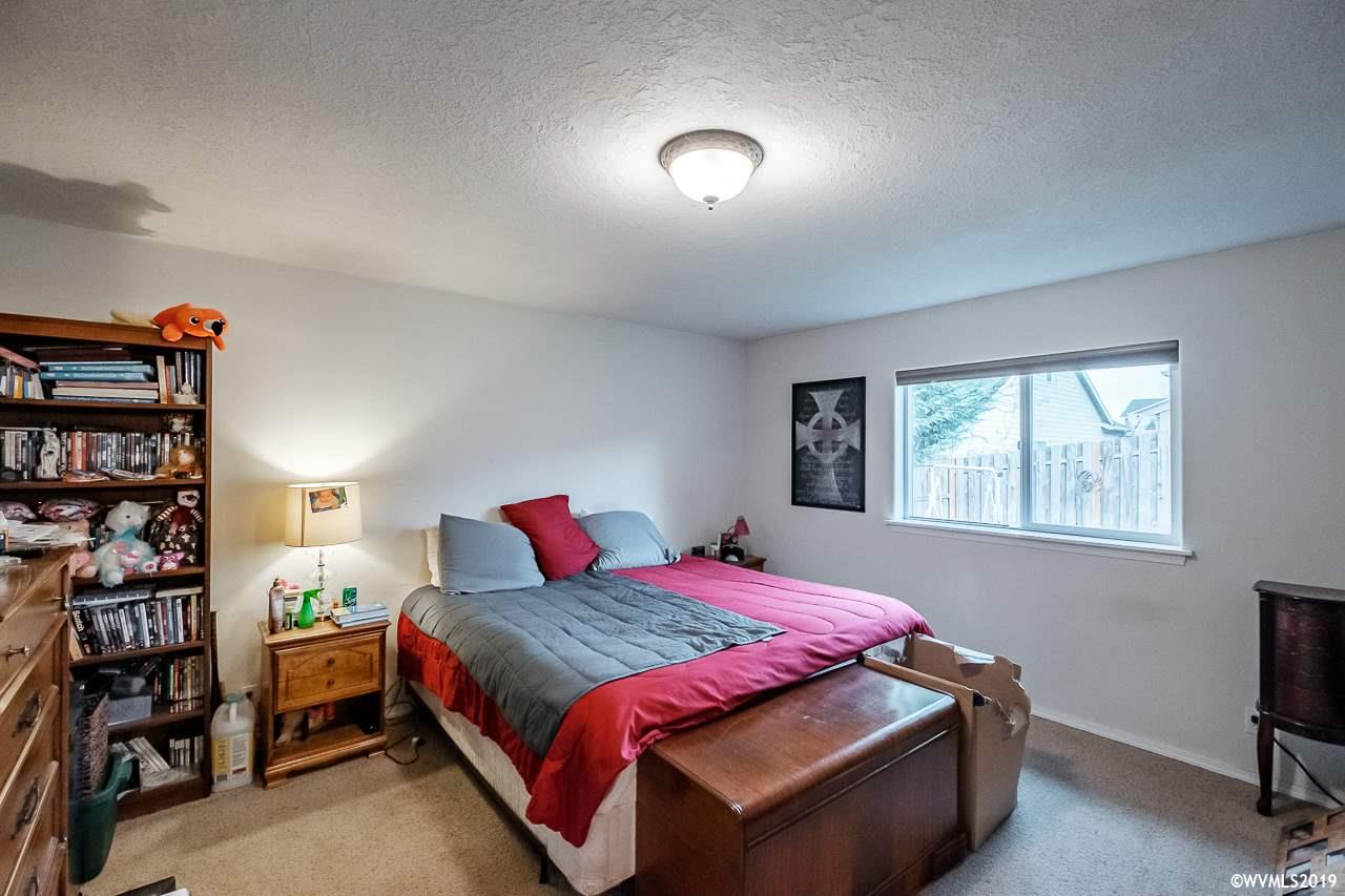 1679 Baxter Road Southeast Salem, OR 97306 - Photo 22 of 41 Gallery Image 22
