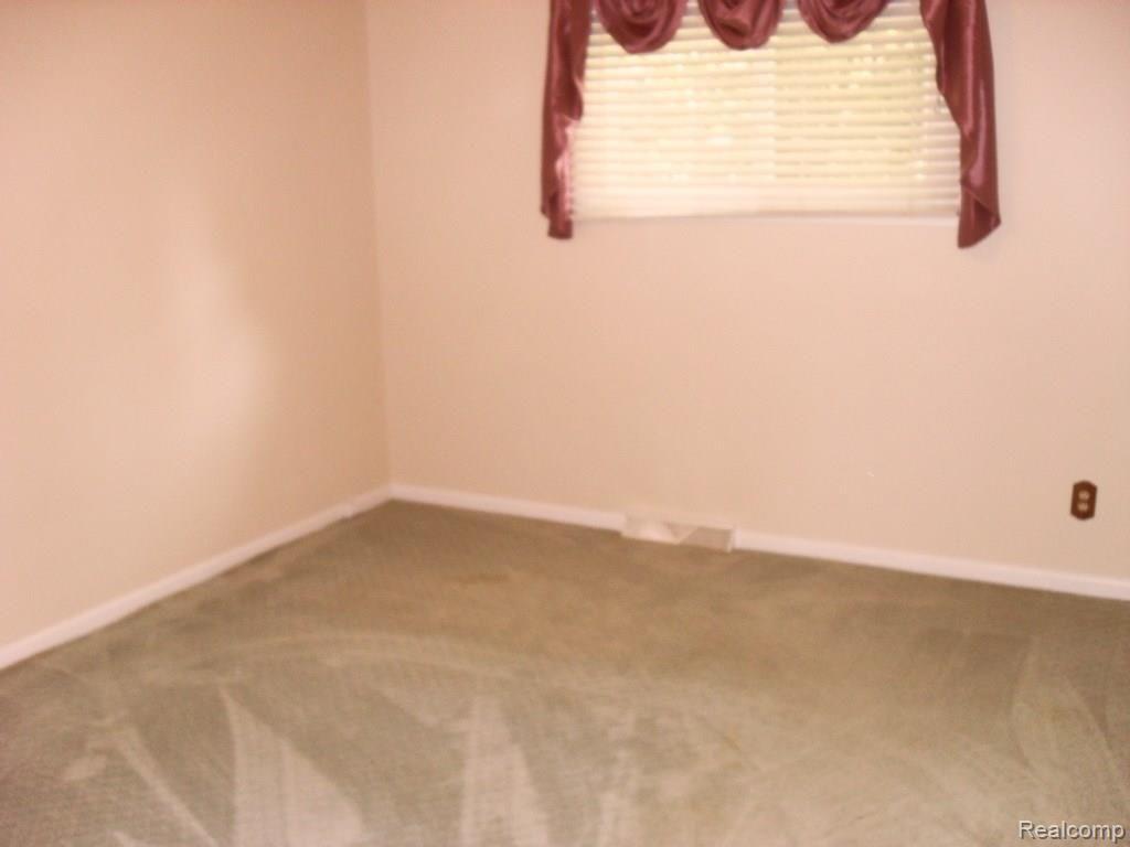3583 Campbell Road North Street, MI 48049 - Photo 7 of 20 SDC12005.jpg