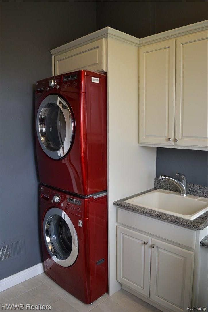 5676 Sovereign Drive Rochester, MI 48306 - Photo 34 of 68 Laundry 2