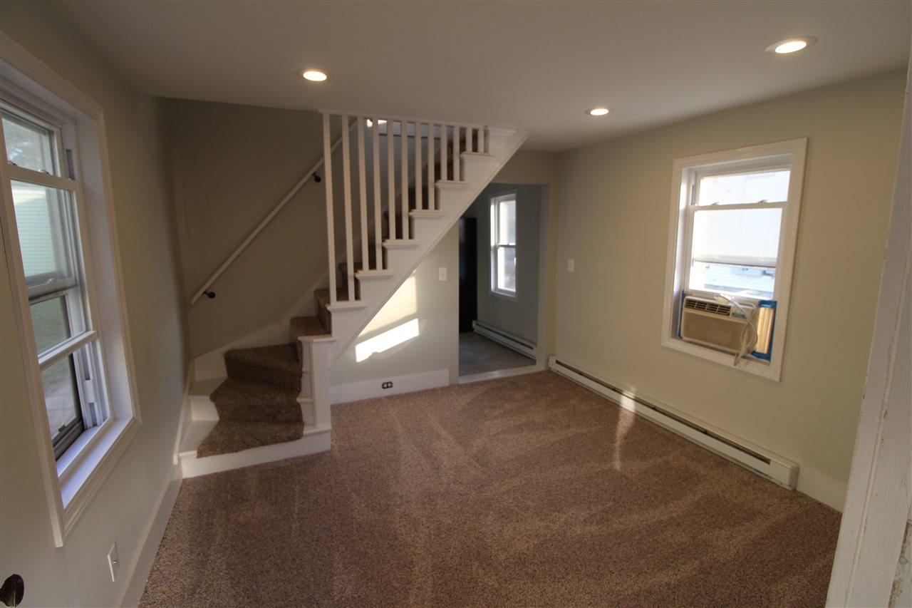 6 Wight Street Raymond, NH 03077 - Photo 4 of 12 Gallery Image 4