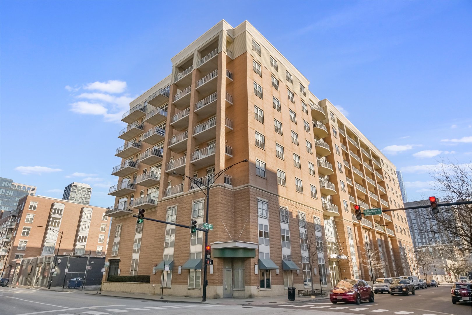 950 West Monroe Street, Unit 802 Chicago, IL 60607 - Photo 1 of 23 Gallery Image 1