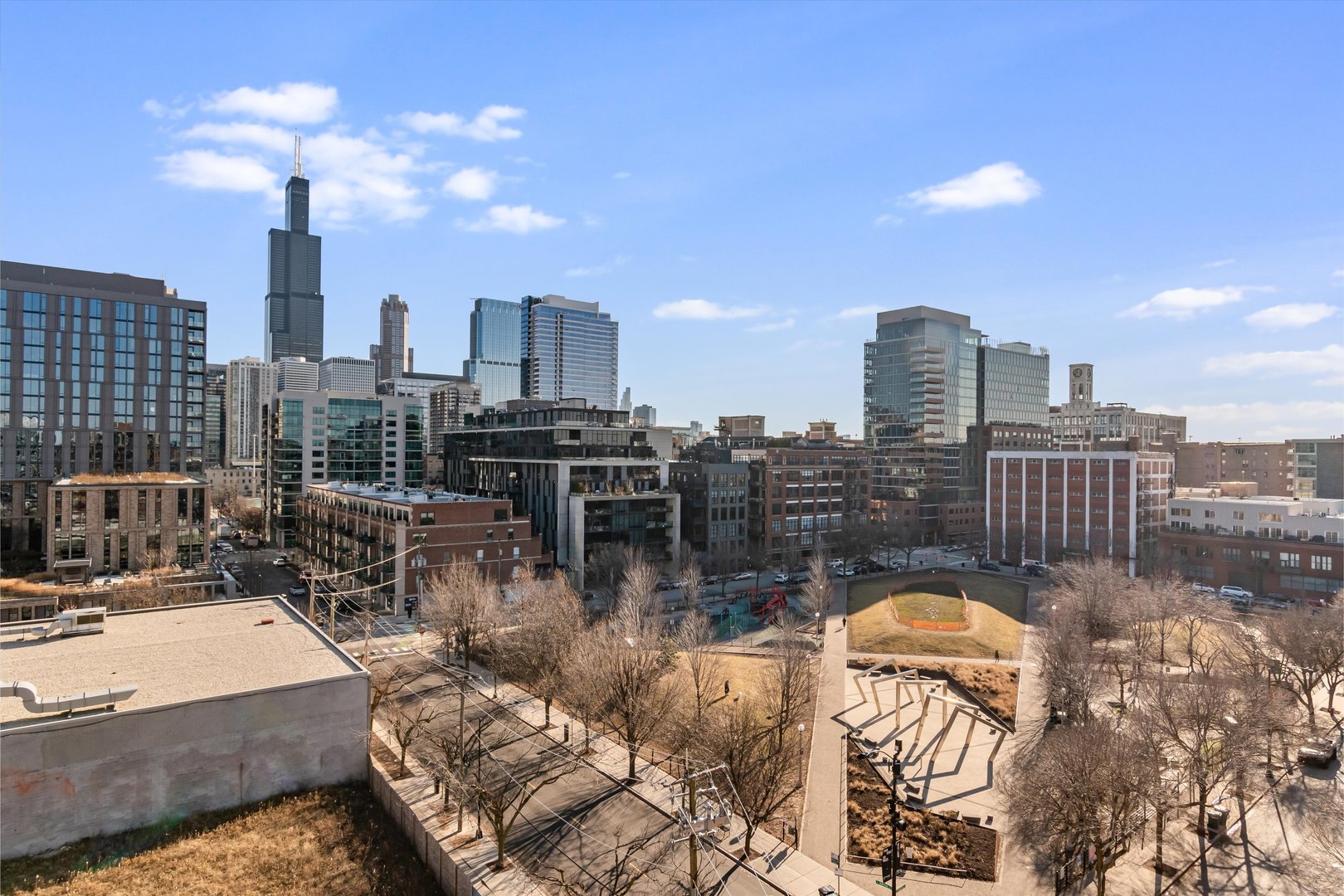 950 West Monroe Street, Unit 802 Chicago, IL 60607 - Photo 17 of 23 Gallery Image 17