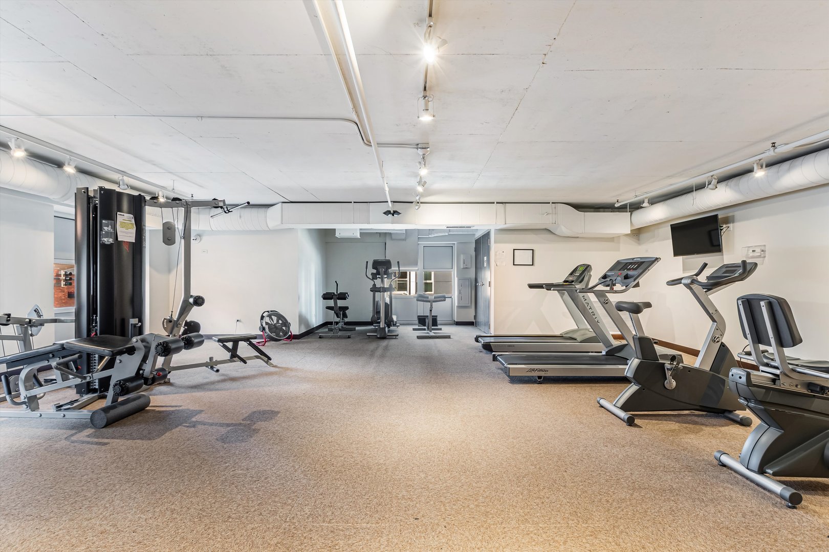 950 West Monroe Street, Unit 802 Chicago, IL 60607 - Photo 21 of 23 Gallery Image 21