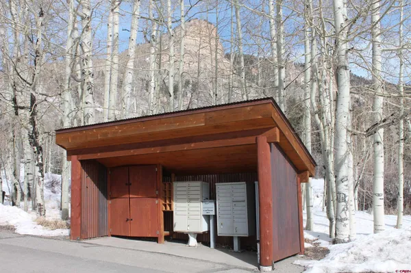 a view of entryway of the house