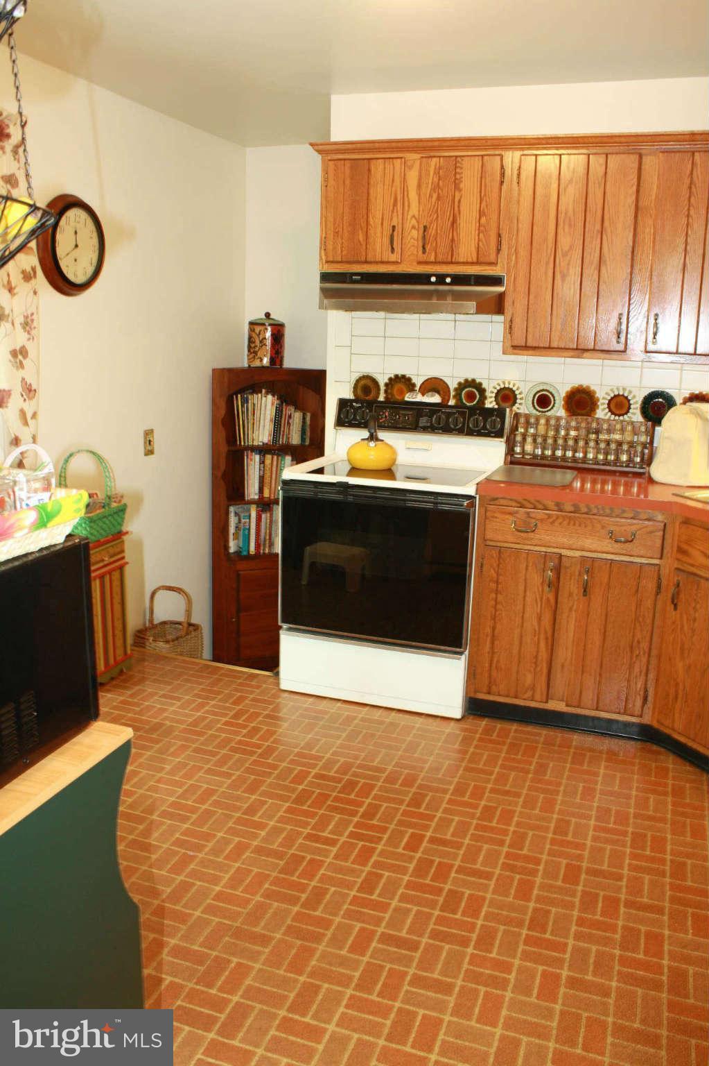 9109 Covered Bridge Road Baltimore, MD 21234 - Photo 18 of 30 Kitchen