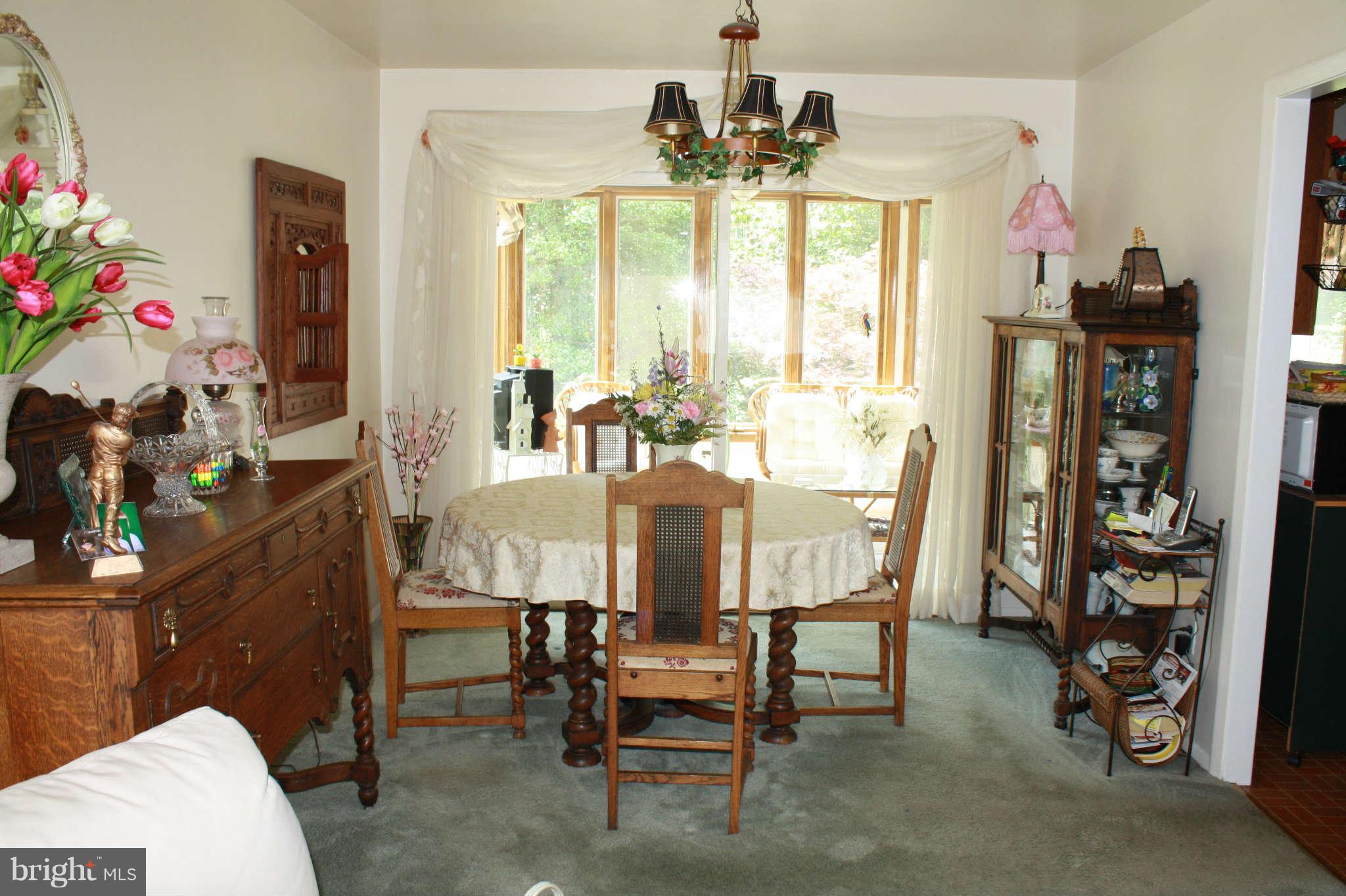 9109 Covered Bridge Road Baltimore, MD 21234 - Photo 3 of 30 Dining Room