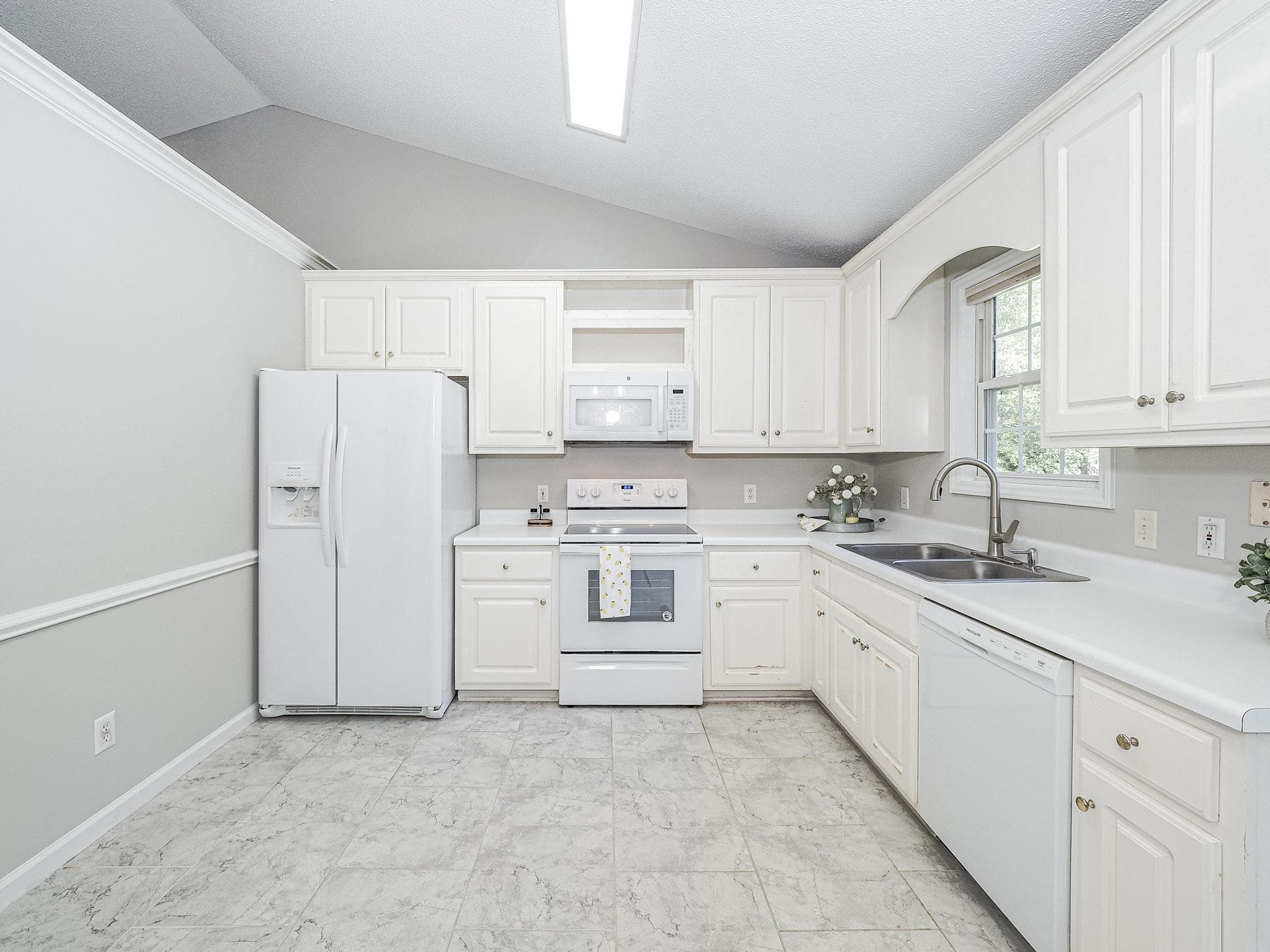 132 Pebblestone Court Willow Spring, NC 27592 - Photo 9 of 29 Kitchen