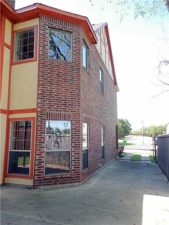 $499,000 | 504 Phillip Drive, Cedar Hill, TX 75104