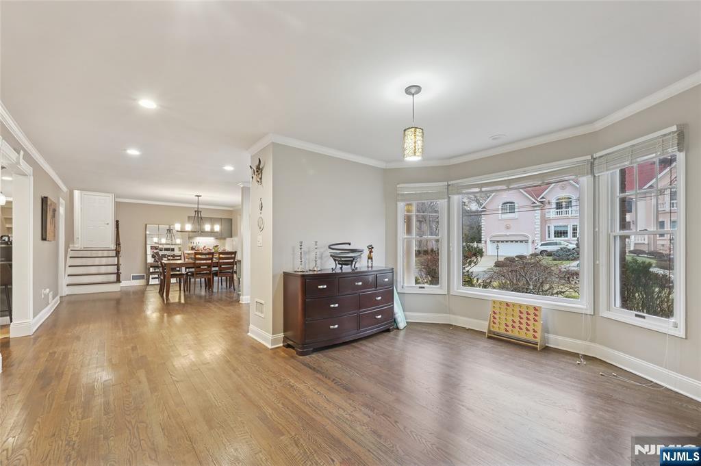 22 Maplewood Road Closter, NJ 07624 - Photo 8 of 31