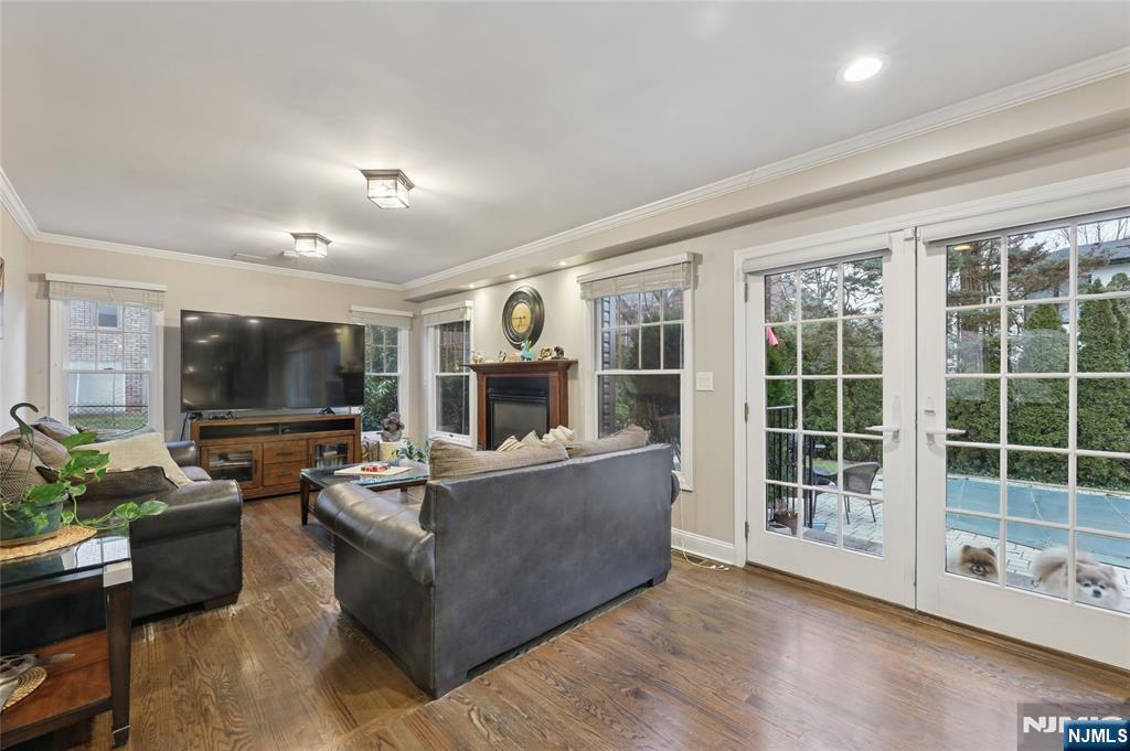 22 Maplewood Road Closter, NJ 07624 - Photo 9 of 31