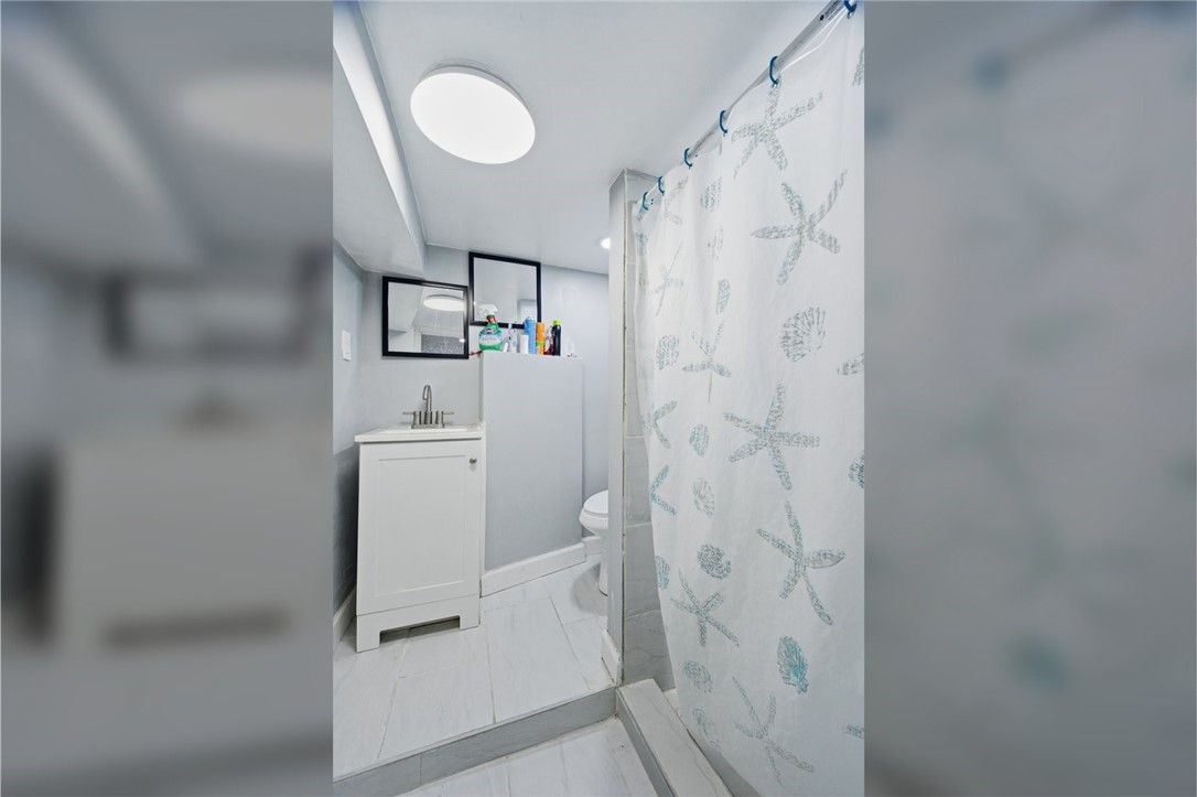 175 Montgomery Avenue Providence, RI 02905 - Photo 4 of 24