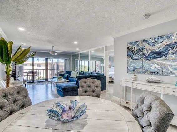 $4,000 | 3605 South Ocean Boulevard, Unit 319, South Palm Beach, FL 33480