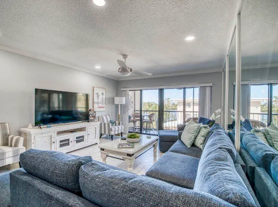 $4,000 | 3605 South Ocean Boulevard, Unit 319, South Palm Beach, FL 33480
