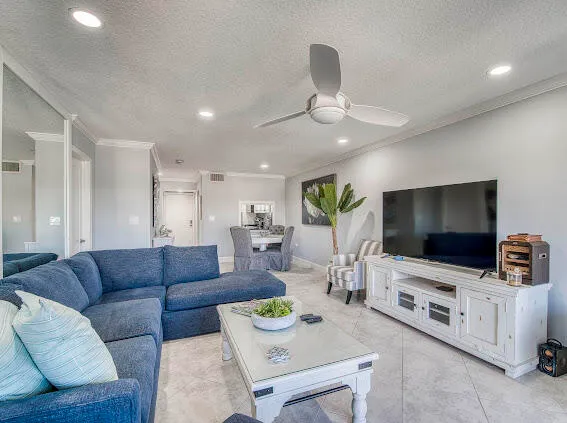 $4,000 | 3605 South Ocean Boulevard, Unit 319, South Palm Beach, FL 33480