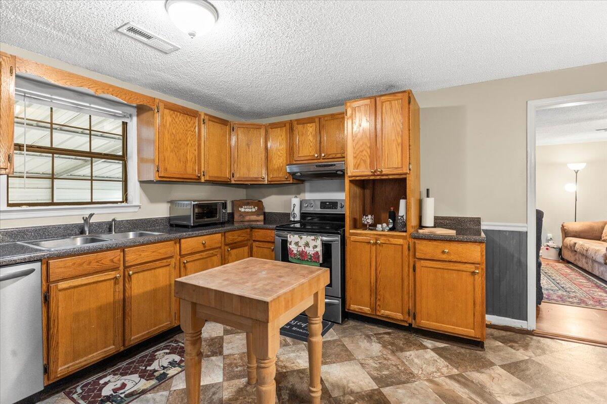 458 Boss Road Chickamauga, GA 30707 - Photo 8 of 29 20-IMG_6117