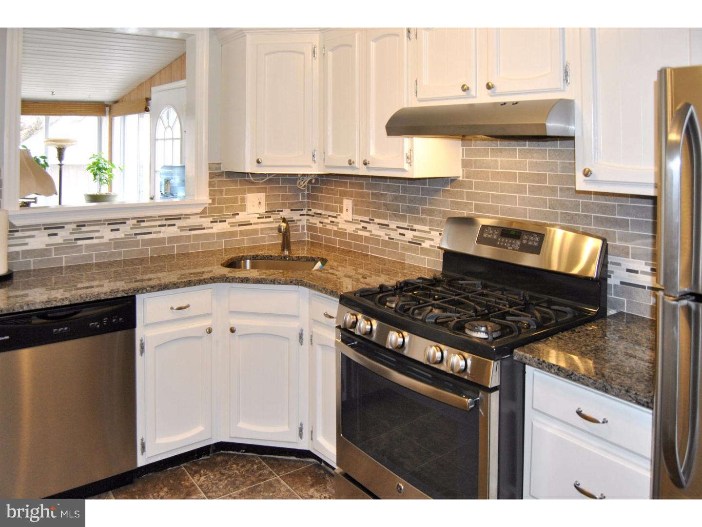 13 Flamingo Road Hatboro, PA 19040 - Photo 3 of 25 Kitchen