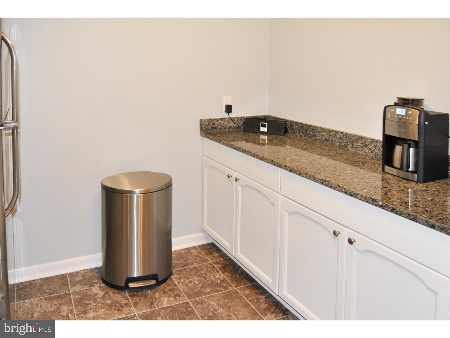13 Flamingo Road Hatboro, PA 19040 - Photo 5 of 25 Kitchen