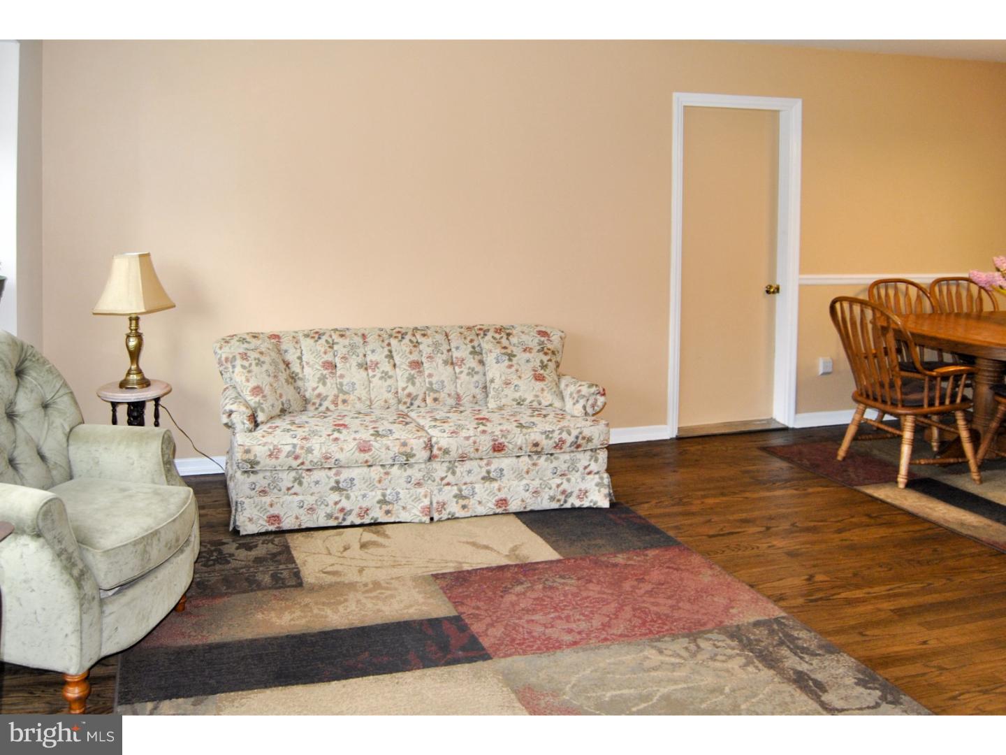 13 Flamingo Road Hatboro, PA 19040 - Photo 7 of 25 Living Room