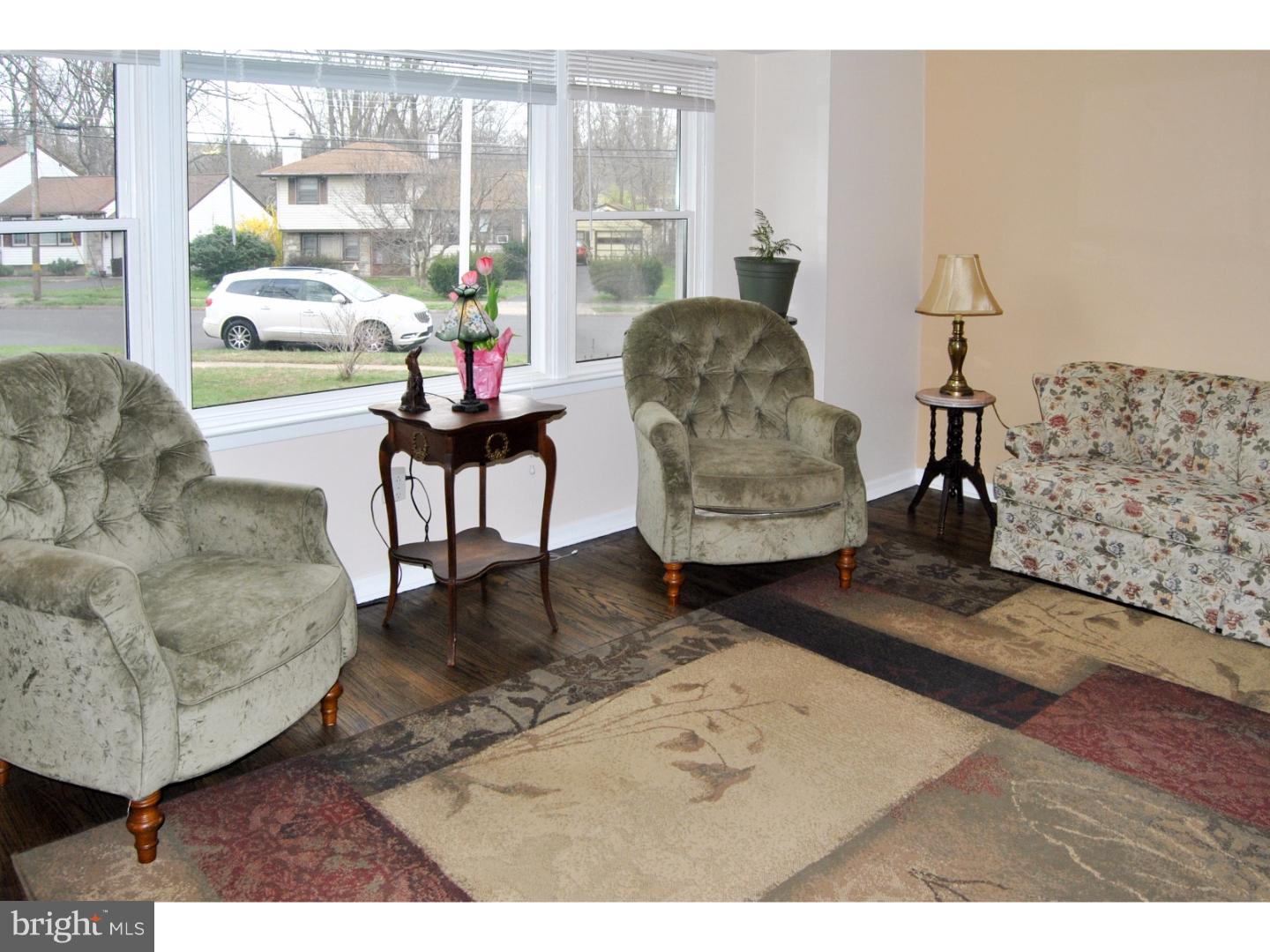 13 Flamingo Road Hatboro, PA 19040 - Photo 8 of 25 Living Room