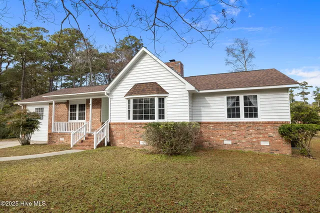 $444,500 | 3704 Oxford Court, Morehead City, NC 28557