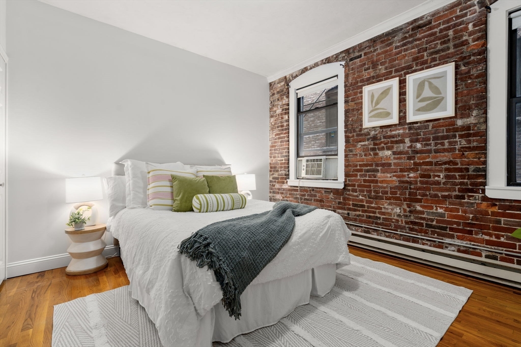 13 Thacher Street, Unit 2 Boston, MA 02113 - Photo 12 of 22