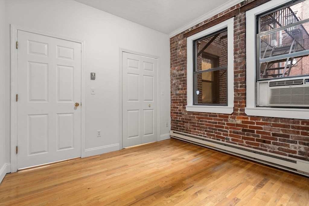 13 Thacher Street, Unit 2 Boston, MA 02113 - Photo 14 of 22