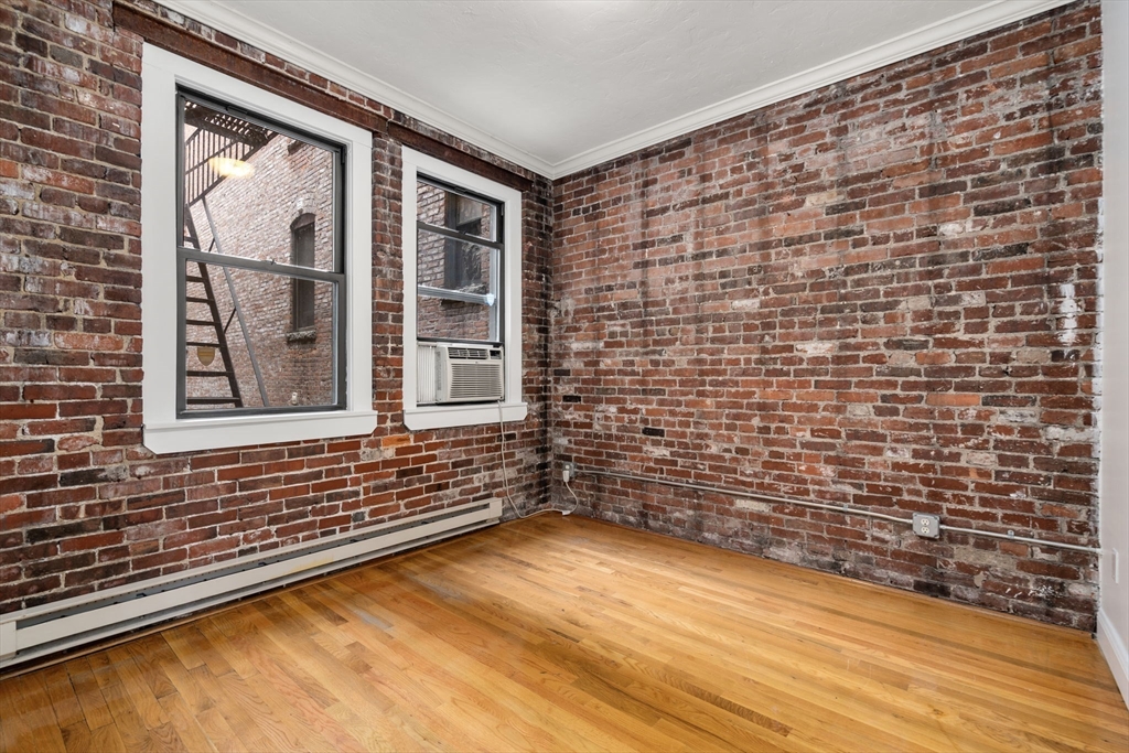 13 Thacher Street, Unit 2 Boston, MA 02113 - Photo 15 of 22