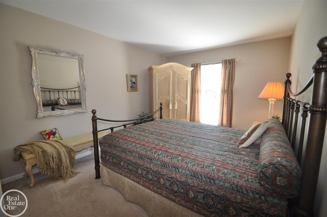 3295 Fulham Drive Rochester Hills, MI 48309 - Photo 20 of 27