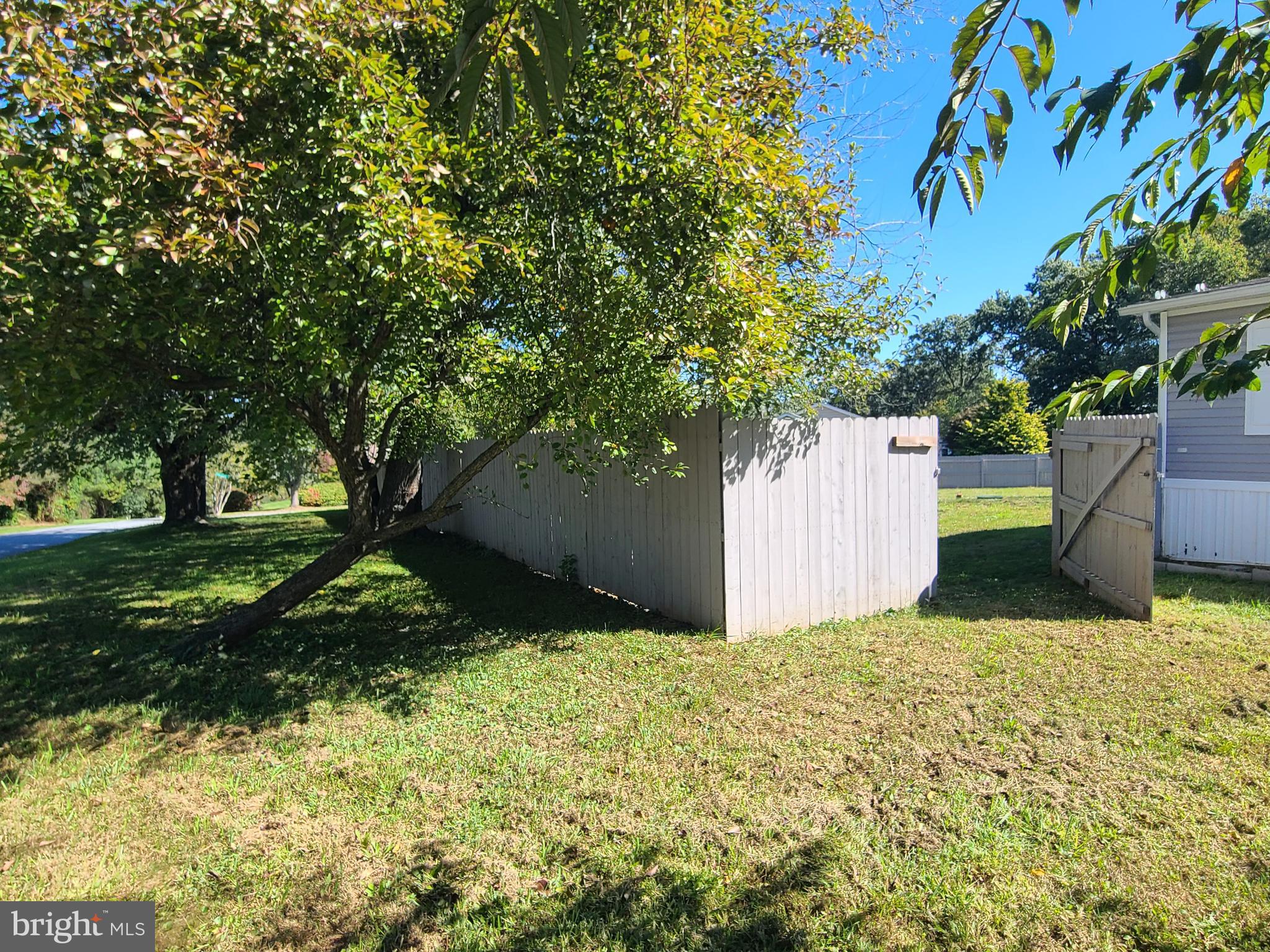 216 Meadow Trail Delta, PA 17314 - Photo 25 of 31 a backyard of a house with lots of green space