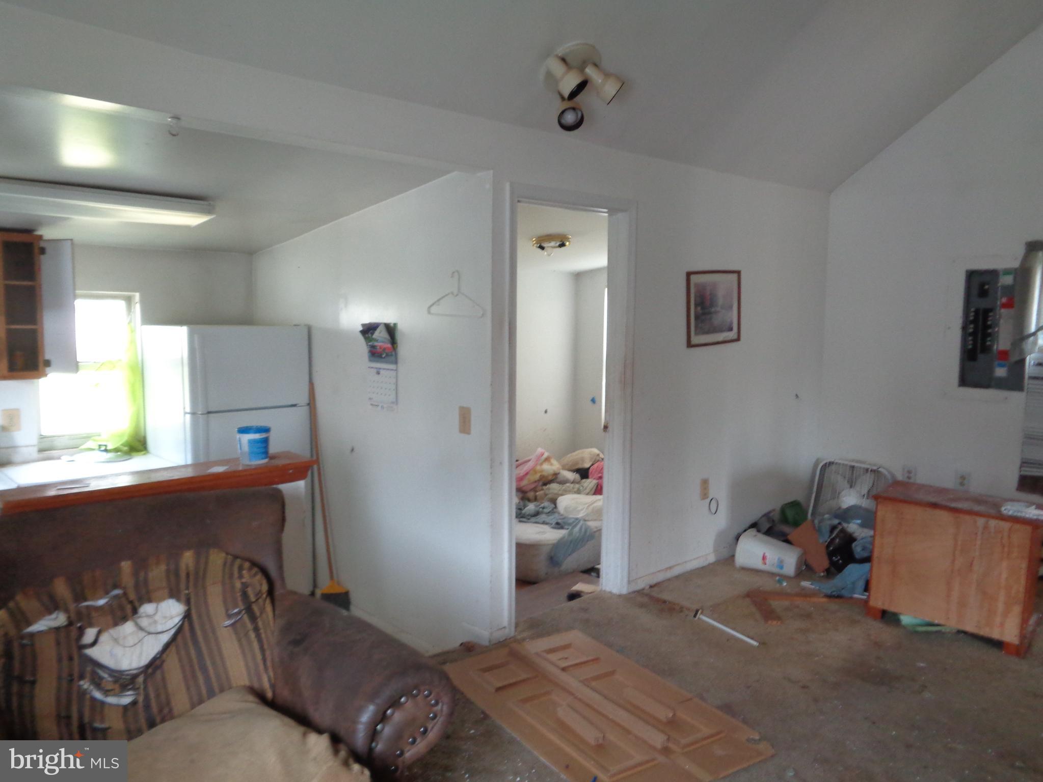 323 Londontown Road Edgewater, MD 21037 - Photo 3 of 19 Living Room
