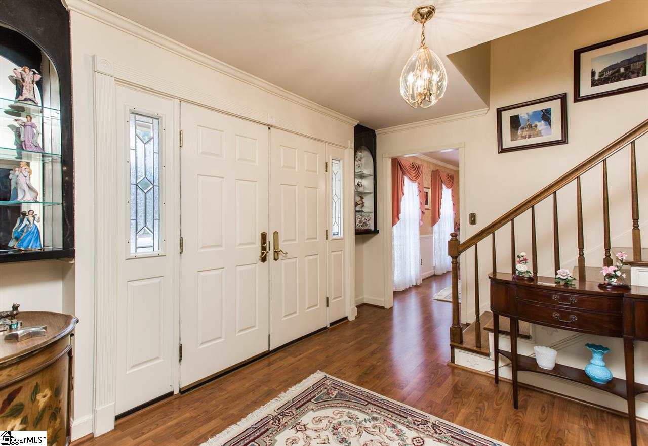306 Raven Road Greenville, SC 29615 - Photo 2 of 27