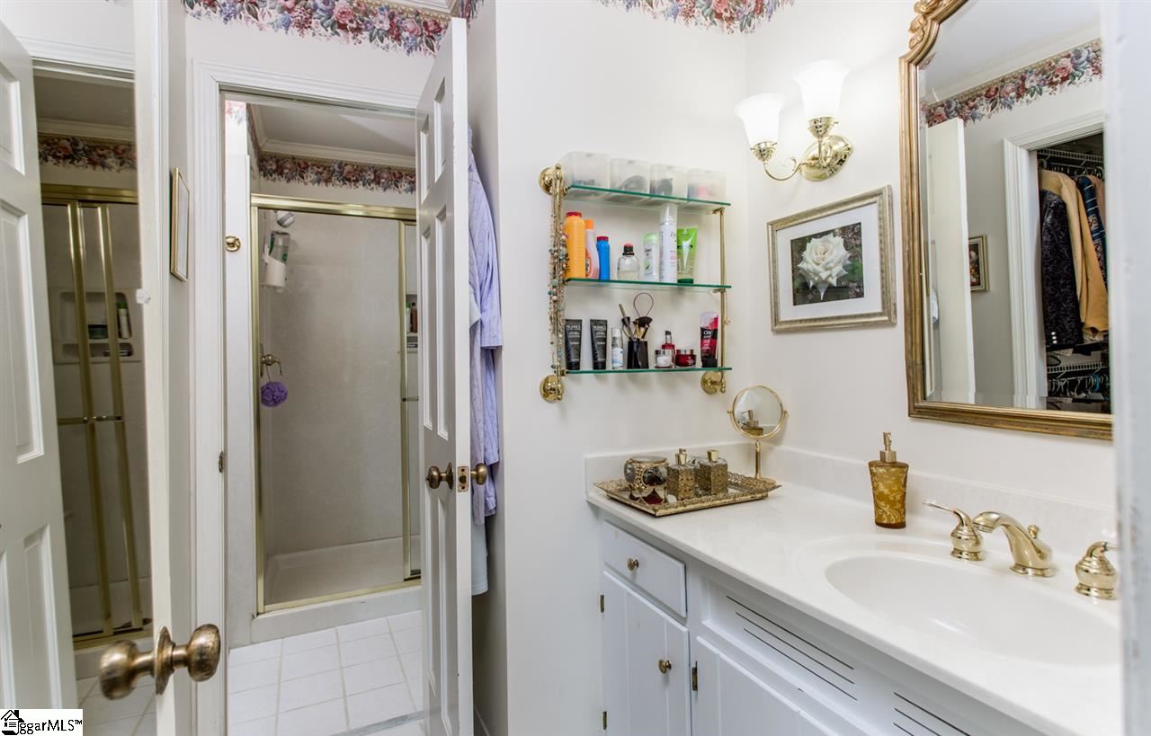 306 Raven Road Greenville, SC 29615 - Photo 14 of 27
