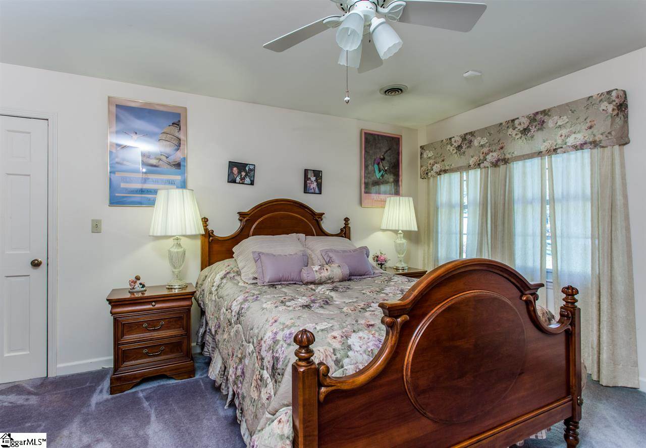 306 Raven Road Greenville, SC 29615 - Photo 15 of 27