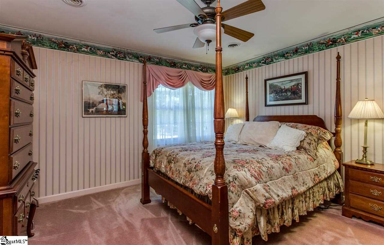 306 Raven Road Greenville, SC 29615 - Photo 18 of 27