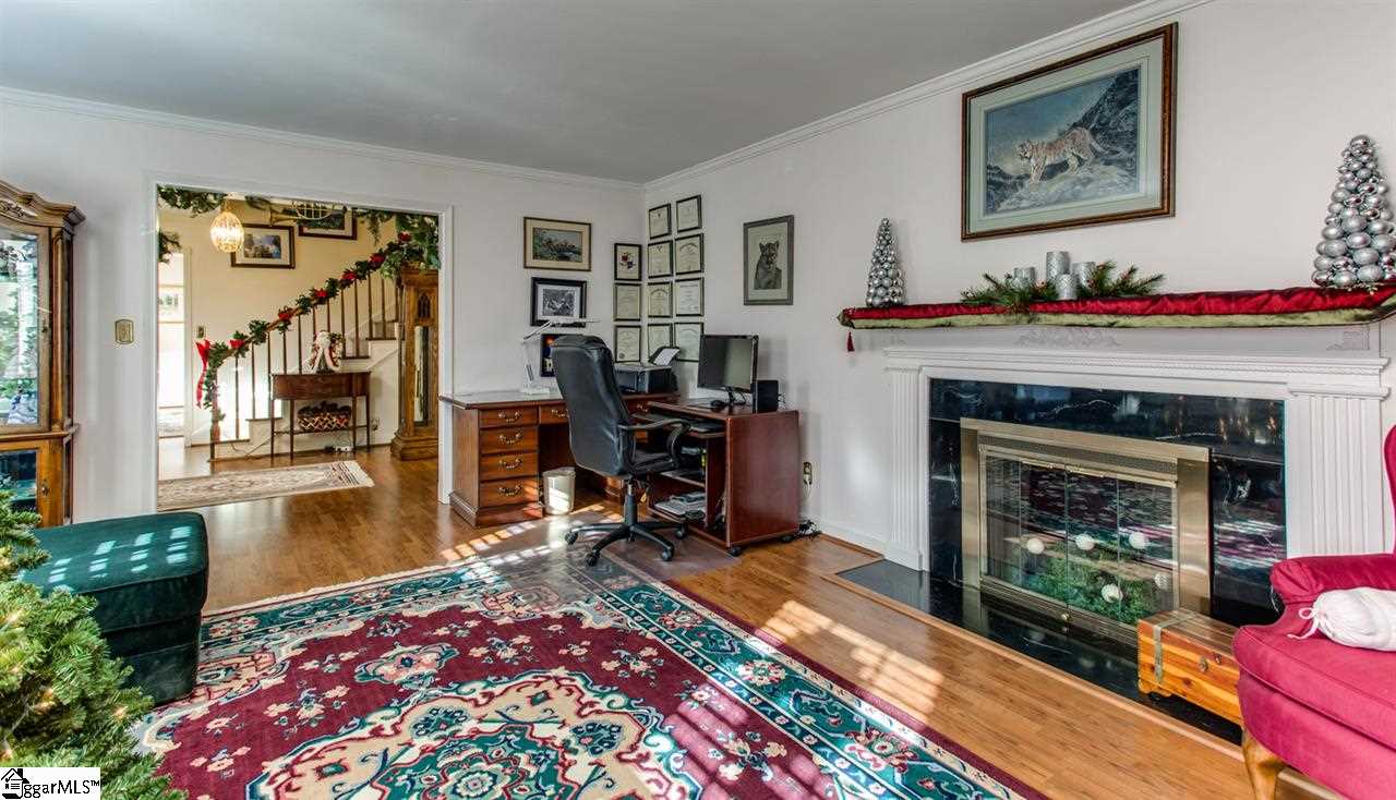 306 Raven Road Greenville, SC 29615 - Photo 9 of 27