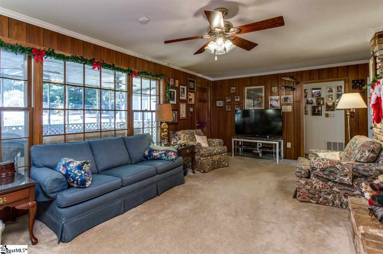 306 Raven Road Greenville, SC 29615 - Photo 10 of 27