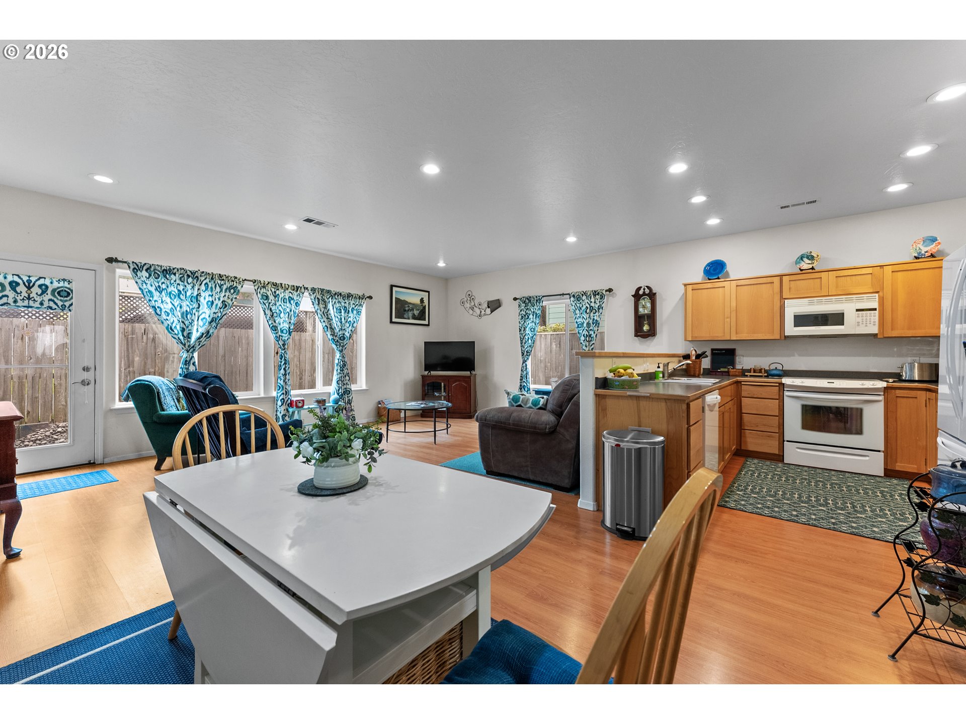 815 Old County Road, Unit 13 Brookings, OR 97415 - Photo 6 of 46