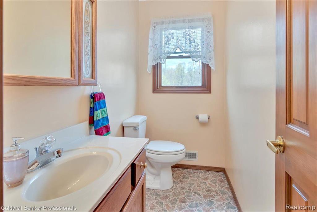 2133 North Branch Road North Branch, MI 48461 - Photo 15 of 33