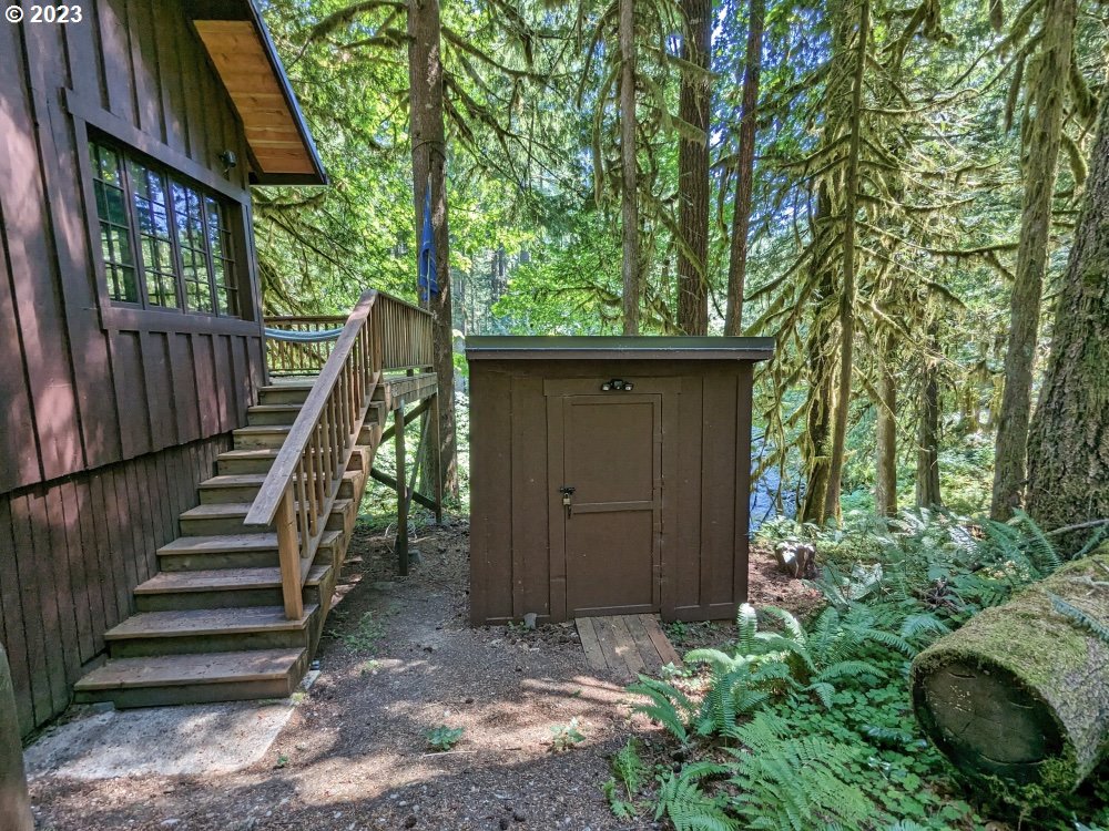 27558 Still Creek Road Rhododendron, OR 97049 - Photo 35 of 37 a view of outdoor space and deck