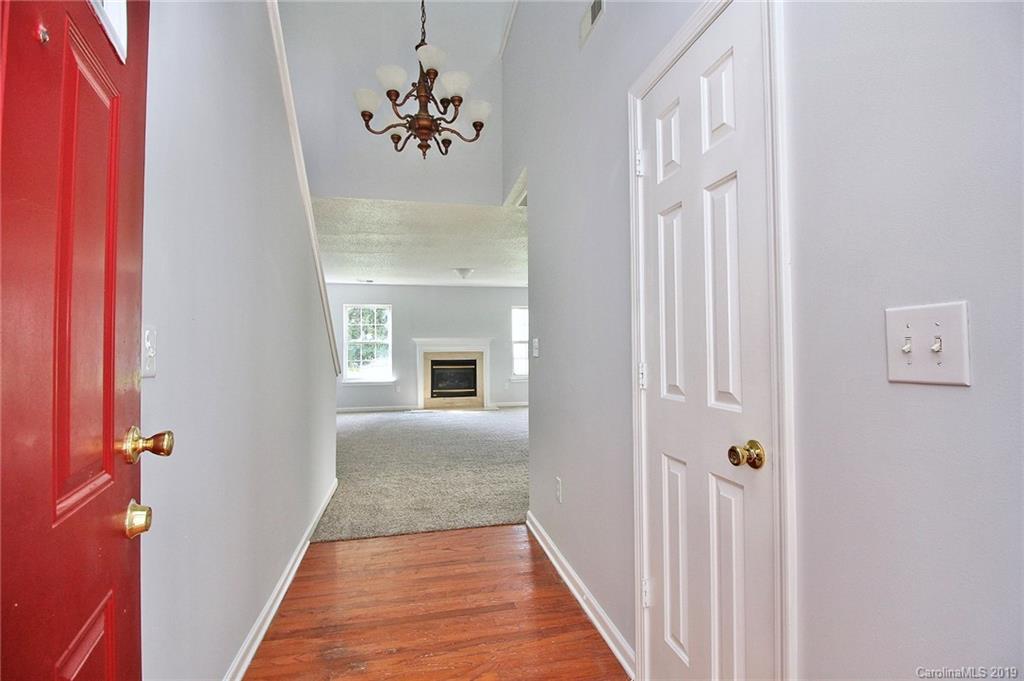 6711 Horace Mann Road Charlotte, NC 28269 - Photo 2 of 28