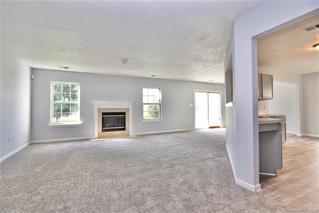 6711 Horace Mann Road Charlotte, NC 28269 - Photo 3 of 28