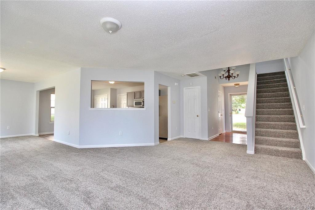 6711 Horace Mann Road Charlotte, NC 28269 - Photo 4 of 28