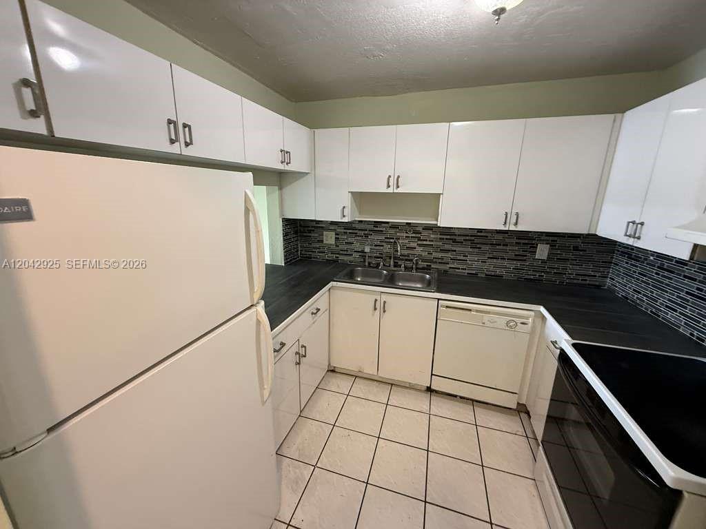 1900 West 68th Street, Unit G308 Hialeah, FL 33014 - Photo 2 of 8