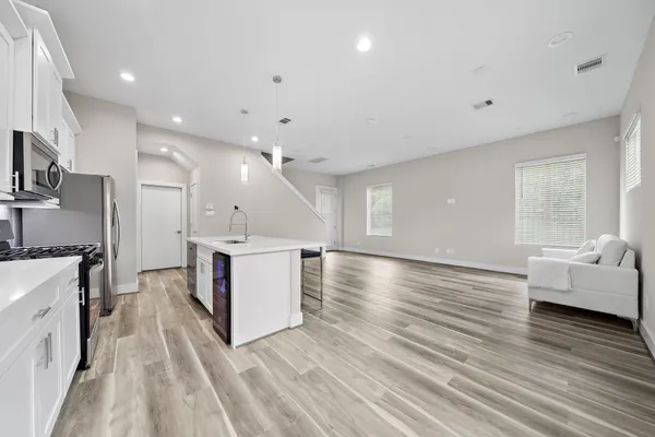 $2,099 | 7510 Sandle Street, Houston, TX 77088