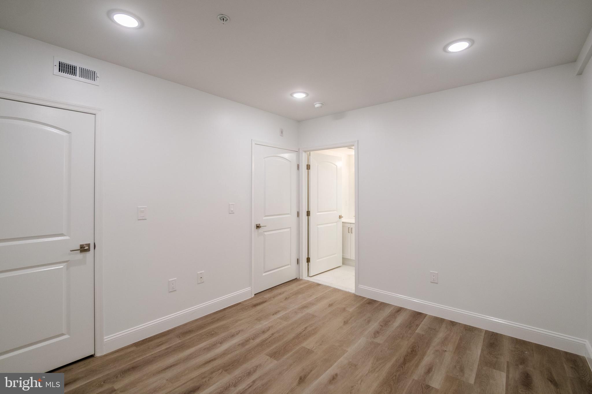 129 Washington Avenue, Unit B Philadelphia, PA 19147 - Photo 11 of 18 a view of an empty room