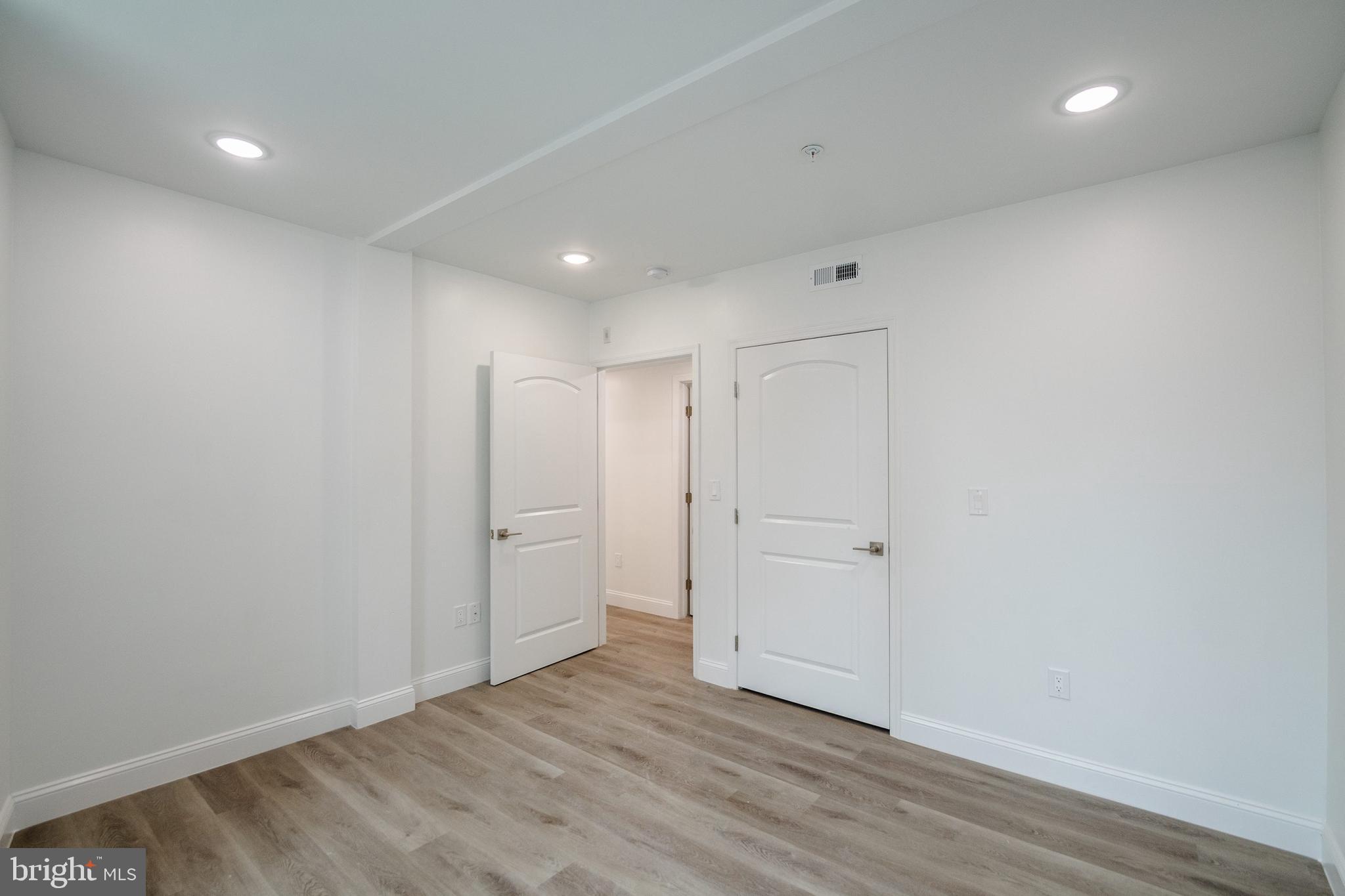 129 Washington Avenue, Unit B Philadelphia, PA 19147 - Photo 14 of 18 a view of an empty room