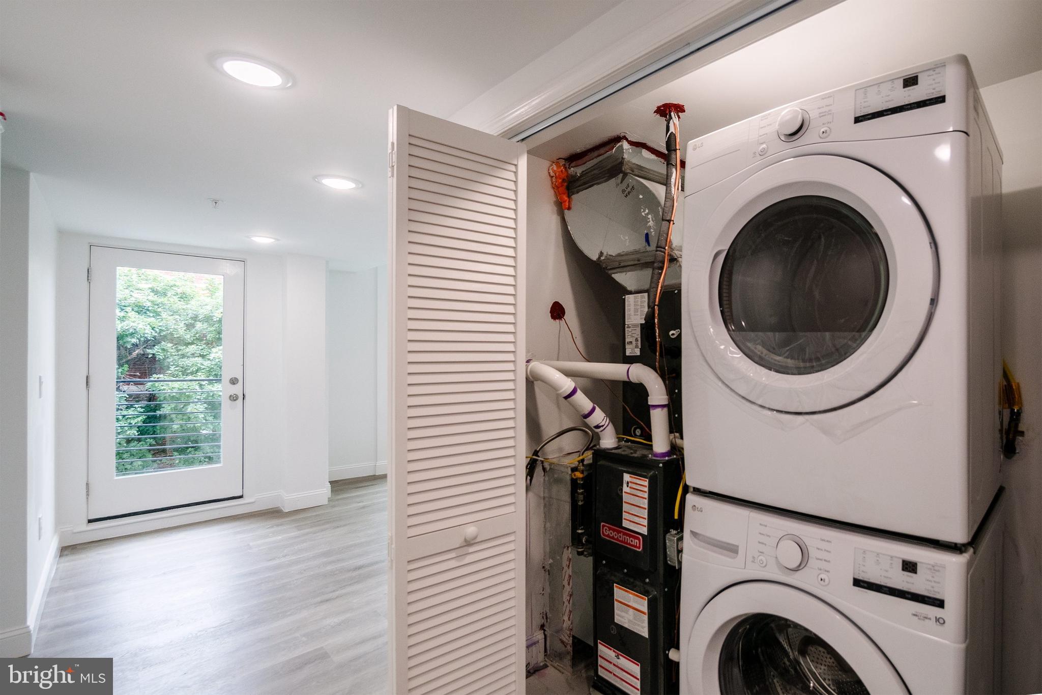 129 Washington Avenue, Unit B Philadelphia, PA 19147 - Photo 8 of 18 a view of entryway with washer and dryer