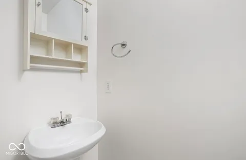 $289,000 | 902 Amesbury Court, Indianapolis, IN 46217