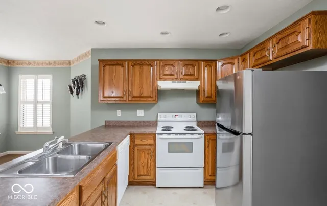 $289,000 | 902 Amesbury Court, Indianapolis, IN 46217